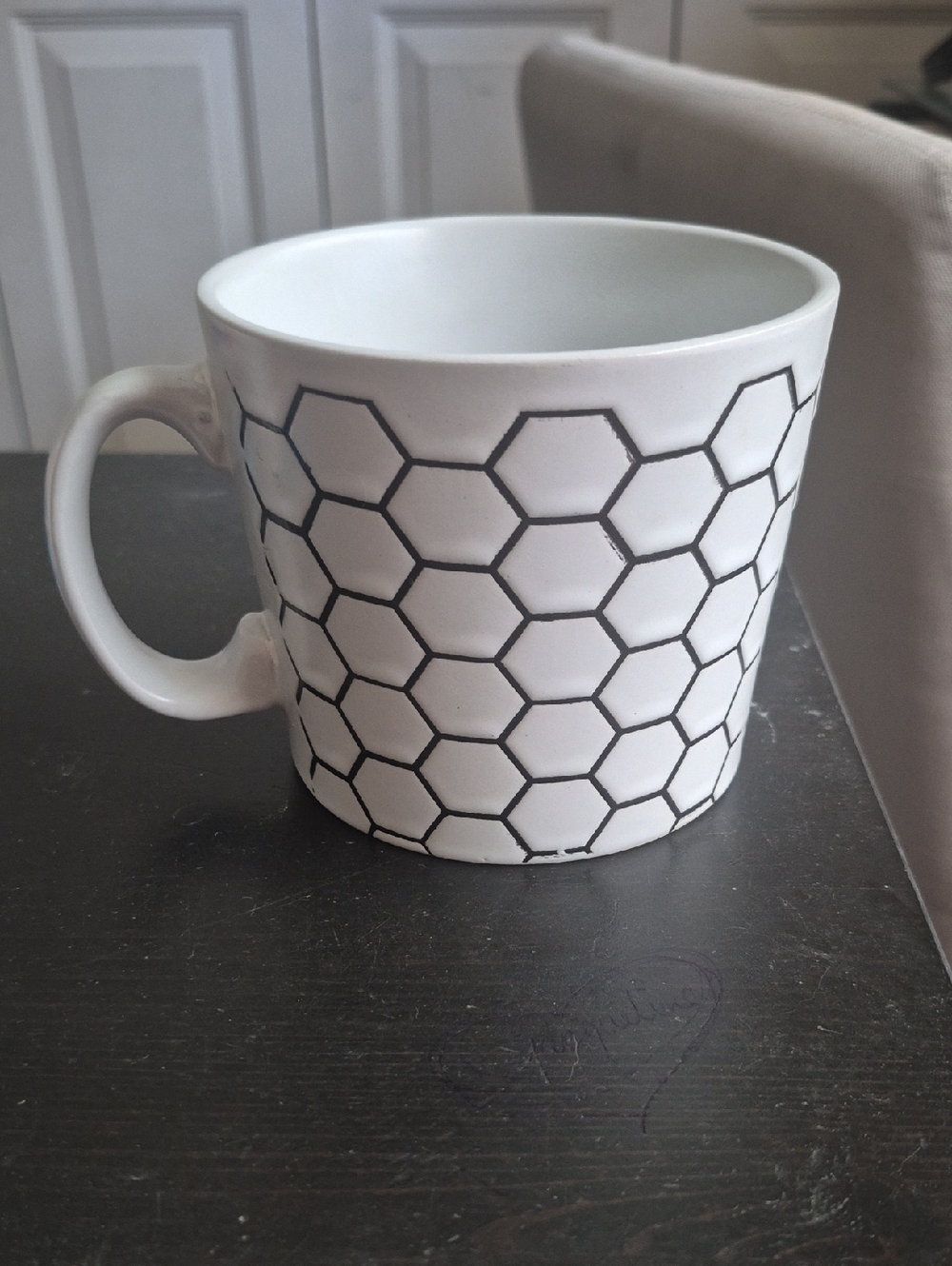 Boston Warehouse White Ceramic "Souper Mug" with Black Hexagon Pattern